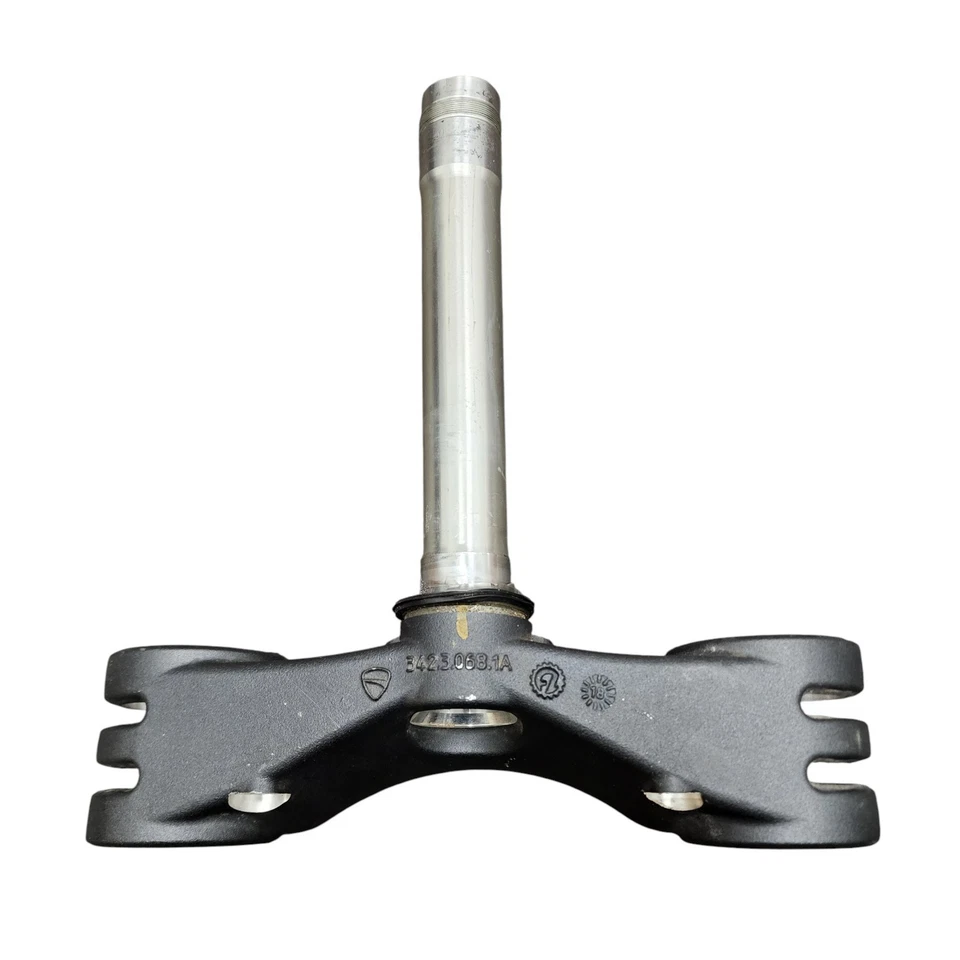 Ducati Panigale 1299 1299S 2015-2019 abrazadera de árbol triple inferior OEM 34230681A Foto 1 de 4