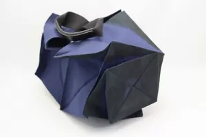 ISSEY MIYAKE 132 5. Blue/Black Origami Pleats Foldable Hand Bag 192 7812 - Picture 1 of 6