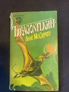 Anne Mccaffrey Dragonflight Paperback Book 1979 - Foto 1 di 5