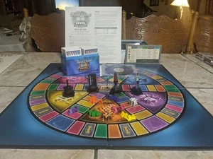 Trivial Pursuit Pop Culture Board Game DVD (2003 Hasbro) Complete - Picture 1 of 11