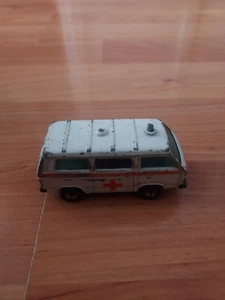 1987 Matchbox Mb-20 VW TRANSPORTER Orange White Ambulance - Picture 1 of 7