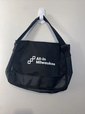 Todo en Milwaukee Bolso de Mensajero Bolso de Mano Ligero Foto 1 de 4