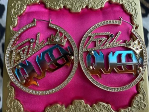 Pendientes de aro corona colaboración Disney Betsey Johnson Blancanieves Reina Malvada - Imagen 1 de 4