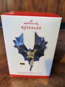Hallmark Keepsake Christmas Ornament-Batman Descending Upon Gotham City 2013 New