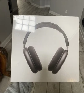 AirPod Maxes Brand New And Unused - Photo 1 sur 2