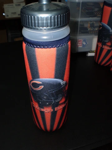 NFL Chicago Bears Water Bottle  New With Tags FREE SHIPPING Cover