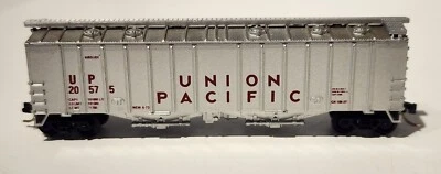 Con-Cor N Scale 47' Covered Hopper Union Pacific #20575 - Image 1 of 4