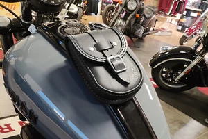 ABNEHMBARE TANKTASCHE FÜR 2022-2024 INDIAN CHIEF BOBBER, DARK HORSE MADEIN ITALY - Picture 1 of 8