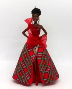 Hallmark 2024 Holiday Barbie™ - afroamericana/nera - nuova con scatola - Foto 1 di 14
