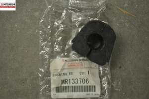MITSUBISHI PAJERO MONTERO REAR STABILIZER BAR BUSHING NEW GENUINE OEM MR133706 * - Picture 1 of 4