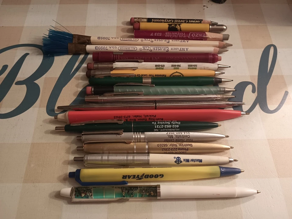 Vintage Pen, Pencil And Eraser Lot- Wearever, Faber Castell, Bic, Floaty Pen++ - Image 1 of 4