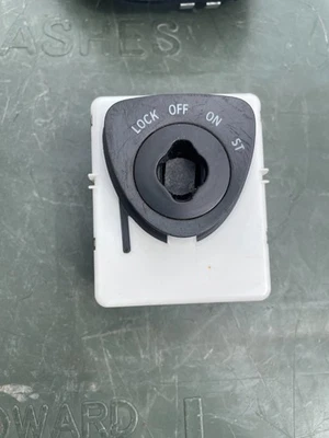 03 - 11 SAAB 9-3 IGNITION SWITCH ILLUMINATED 2003 ISM module key start - Image 1 of 4