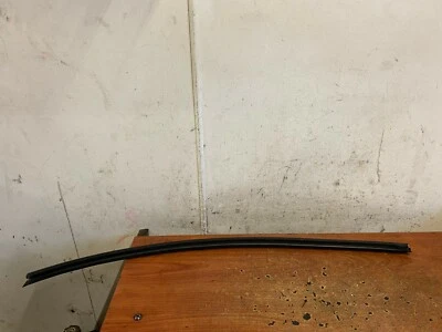 AUDI Q7 4L 2014 LADO DEL CONDUCTOR VENTANA DELANTERA INTERIOR GOMA SELLO MOLDURA 4L0837479 - Imagen 1 de 3