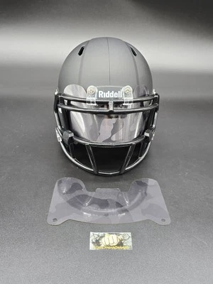 Mini visera de casco negra personalizada (estilo delgado flexible) **Ver descripción** Foto 1 de 4