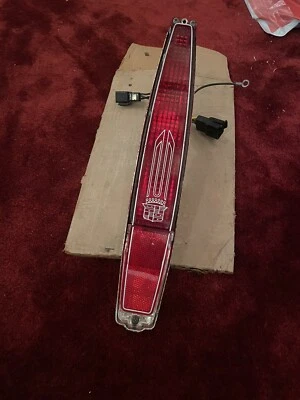 Nuevo de Lote Antiguo GM 1978 1979 Cadillac Deville Fleetwood Luz Trasera Lámpara Lente Parachoques Extremo Foto 1 de 4