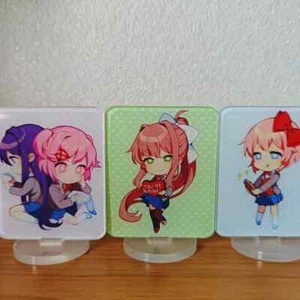 Doki Doki Literature Club Versión Q Acrílico Soporte Figura Juguete Escritorio Exhibición - Imagen 1 de 4