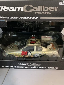 Daytona 500 Pearl Disney Goofy Mickey Team Caliber DIE-CAST 1:24 NASCAR 04 Car - Picture 1 of 7