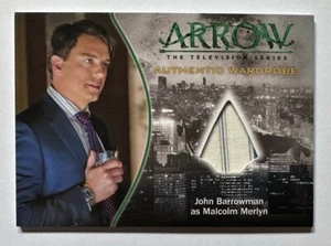 ARROW: JOHN BARROWMAN als MALCOLM MERLYN KOSTÜMKARTE KRYPTOZOIKUM M22 STAFFEL EINS - Bild 1 von 2