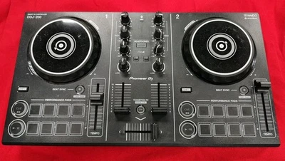 PIONEER DDJ-200 USB CONTROLLER  - Image 1 of 3