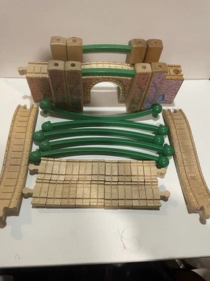 Puente colgante Thomas & Friends Wooden Railway 1998 con todas las piezas Foto 1 de 4