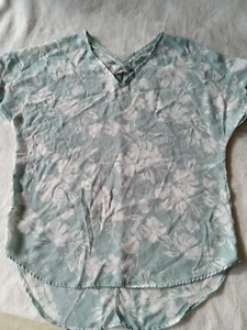 Size M, Pink Rose Turquoise Floral Light Weight Tshirt / Blouse, Woman's - Picture 1 of 6