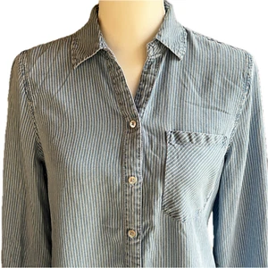 CHICO’S Blue Striped Chambray Button-Up long Sleeve Shirt Chico’s Sz 0, US 4, S - Picture 1 of 10