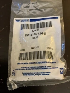 DF1Z9D726B - CLIP - Ford - Picture 1 of 2