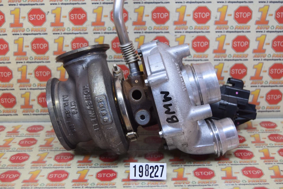 BMW ALPINA B7 2017 2018 2019 turbocompresor montaje 11658659912 OEM Foto 1 de 4