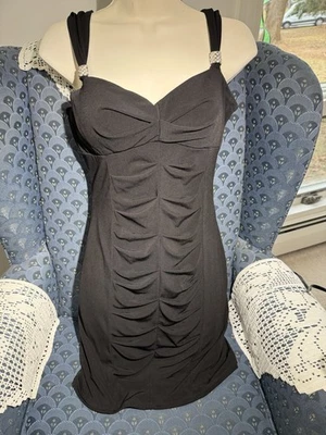 Vestido para mujer Love Tease negro junior talla 9 cremallera lateral acanalado delantero y trasero Foto 1 de 4