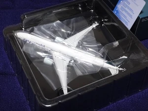 CATHAY PACIFIC 777-300ER B777 One World B-KPD 1/400 NGmodel 73070 931302 - Picture 1 of 2