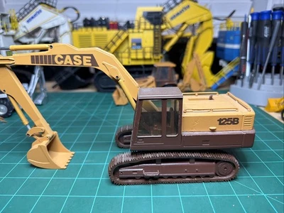 1:35 Scale Die-Cast Conrad 2965 Case 125B Excavator - Image 1 of 4