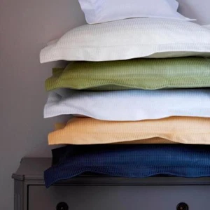 Nuovo SFERRA Dello Matelassé Miele Oro Giallo Cotone Egiziano Boudoir Finto - Foto 1 di 9