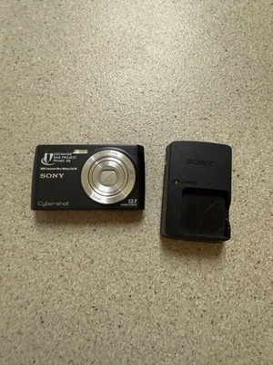 Sony Cyber-shot DSC-W510 12.1MP Digital Camera - Black. W/OEM CHARGER. TESTED - Image 1 of 4