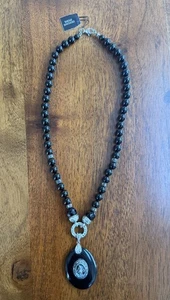 Collar de cuentas de ónix negro plateado con incrustación de carcasa de ónix centro acento de marcasita - Imagen 1 de 8