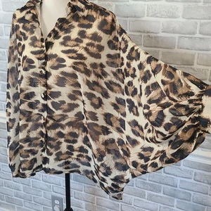 Beulah Style transparentes One Size Over Shirt Top Leopardenmuster Knopfleiste Glam NEU - Bild 1 von 9
