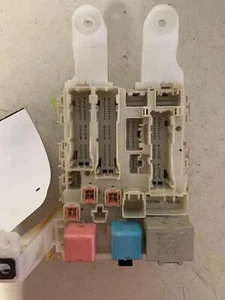 ✅ 2008 SCION XB CABIN FUSE BOX PN:8273012410 OEM - Picture 1 of 3