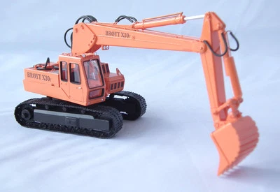 1/50 Excavator Broyt X30 T cab 2 - Ready Made Resin Model by Fankit Models - Image 1 of 4