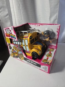 Sk8 Crew 2-in-1 Transforming Ultra Sk8 Bus & Storage with Fingerboard & Figure, - Picture 1 of 7