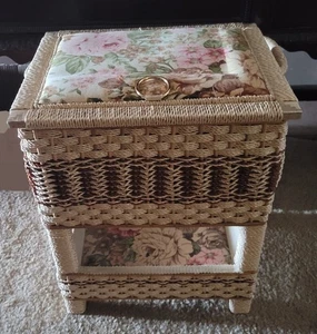 Cesta de costura de mimbre vintage con bandeja inferior - Imagen 1 de 4