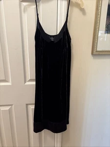 GAP Kleid Crushed Samt Spaghettiträger Party Schlupfkleid Gr. 8 Tall schwarz Seide - Bild 1 von 3