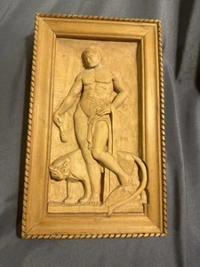 Figura de Colección Folk At Tallada Madera Relieve Profundo Forma Mitológica Masculina - Imagen 1 de 14