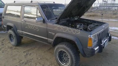 Jeep Cherokee 1984 1985 caja de transferencia NP 207 4x4 5 velocidades 4x4 53000154 Foto 1 de 4