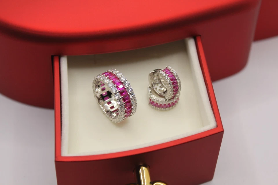 ORECCHINI ANELLO FASCIA ARGENTO ZIRCONI RUBINO E BIANCHI  BAGUETTE MIS 16 EXP - Immagine 1 di 4