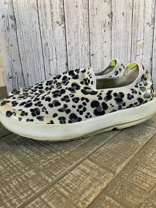 Zapatos bajos OOFOS para mujer negros blancos guepardo OOmg EeZee sin cordones recuperación talla 11 - Imagen 1 de 8