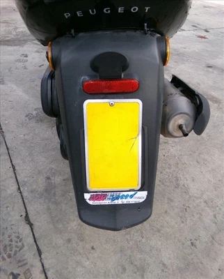 Porta matrícula Peugeot Vivacity 50 2008 104459 Foto 1 de 3