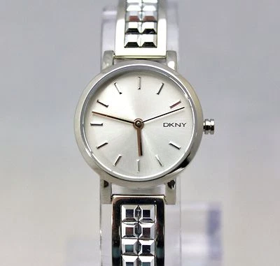 Nuevo Reloj Pulsera DKNY NY2277 MINI Bryant Park Plata Tachonada Banda Mujer Foto 1 de 4