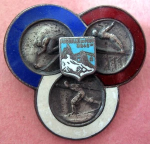 VINTAGE FRENCH ENAMEL AIGUILLE DU MIDI SKI BADGE - Picture 1 of 2
