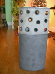 Jarrón Maitland Smith carbón y gris claro con recortes # 2143-405 - Imagen 1 de 6