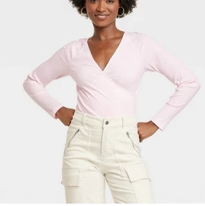 Camisa Top Universal Thread Rosa Acanalada Manga Larga Talla M Nueva (M) - Imagen 1 de 5
