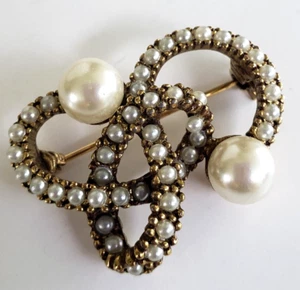 Vintage Faux Pearl Gold Tone Knot Swirl Pin 1-7/16" Unsigned Goldette ? - Picture 1 of 3